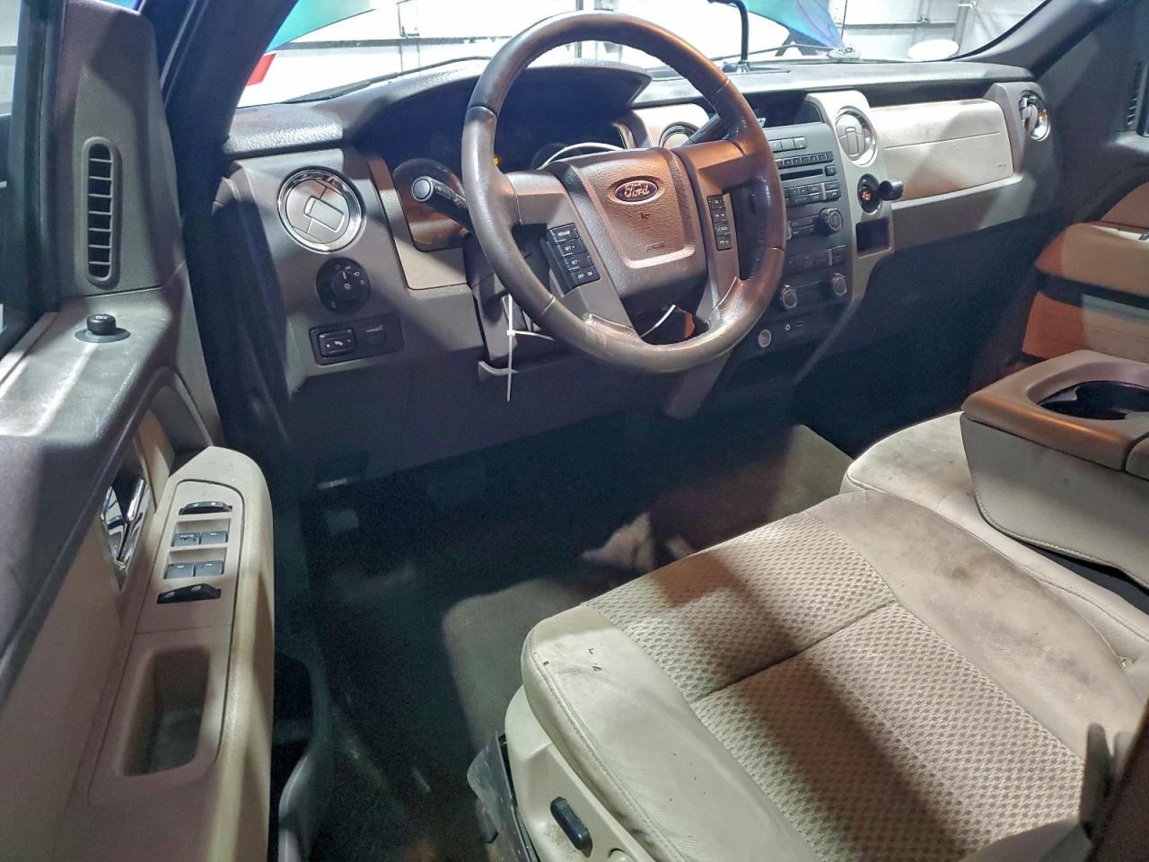 2010 Ford F150 Super Cab VIN: 1FTFX1EV5AFB30211 Lot: 93977475