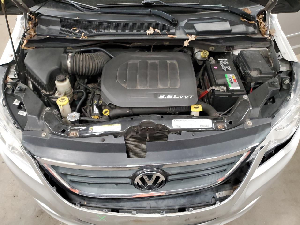 2011 Volkswagen Routan S VIN: 2V4RW4DG4BR805096 Lot: 92469205