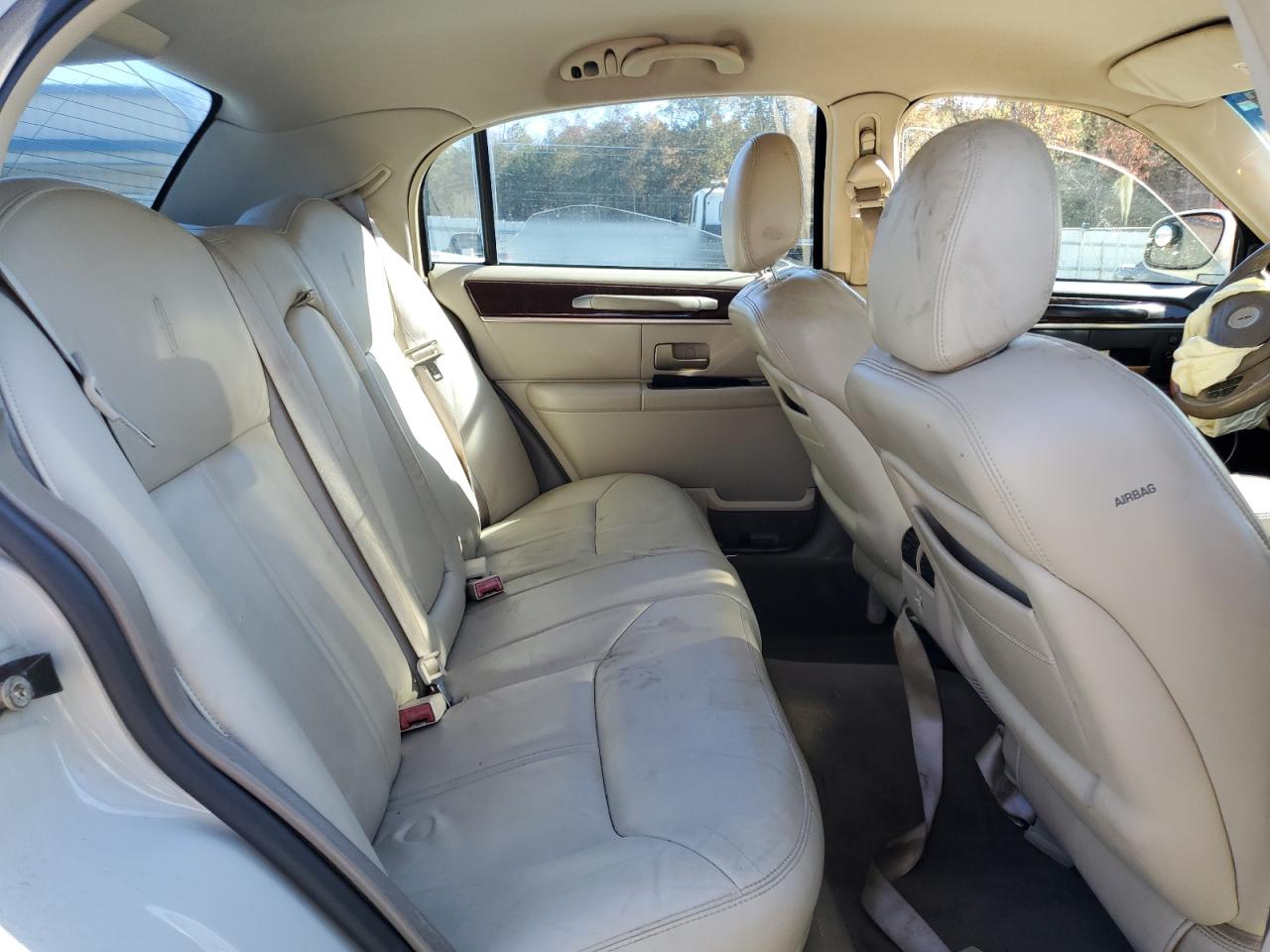 2004 Lincoln Town Car Ultimate VIN: 1LNHM83W04Y622705 Lot: 91398905