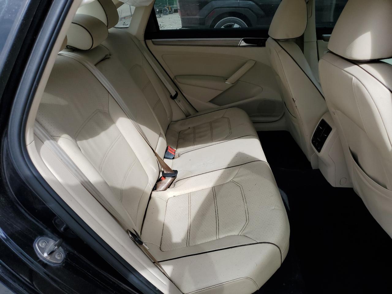 2017 Volkswagen Passat Se VIN: 1VWGT7A32HC057881 Lot: 92848385