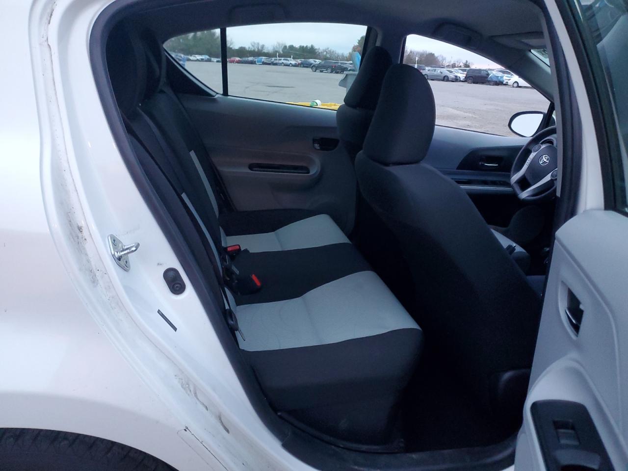 2014 Toyota Prius C VIN: JTDKDTB38E1077237 Lot: 92907695