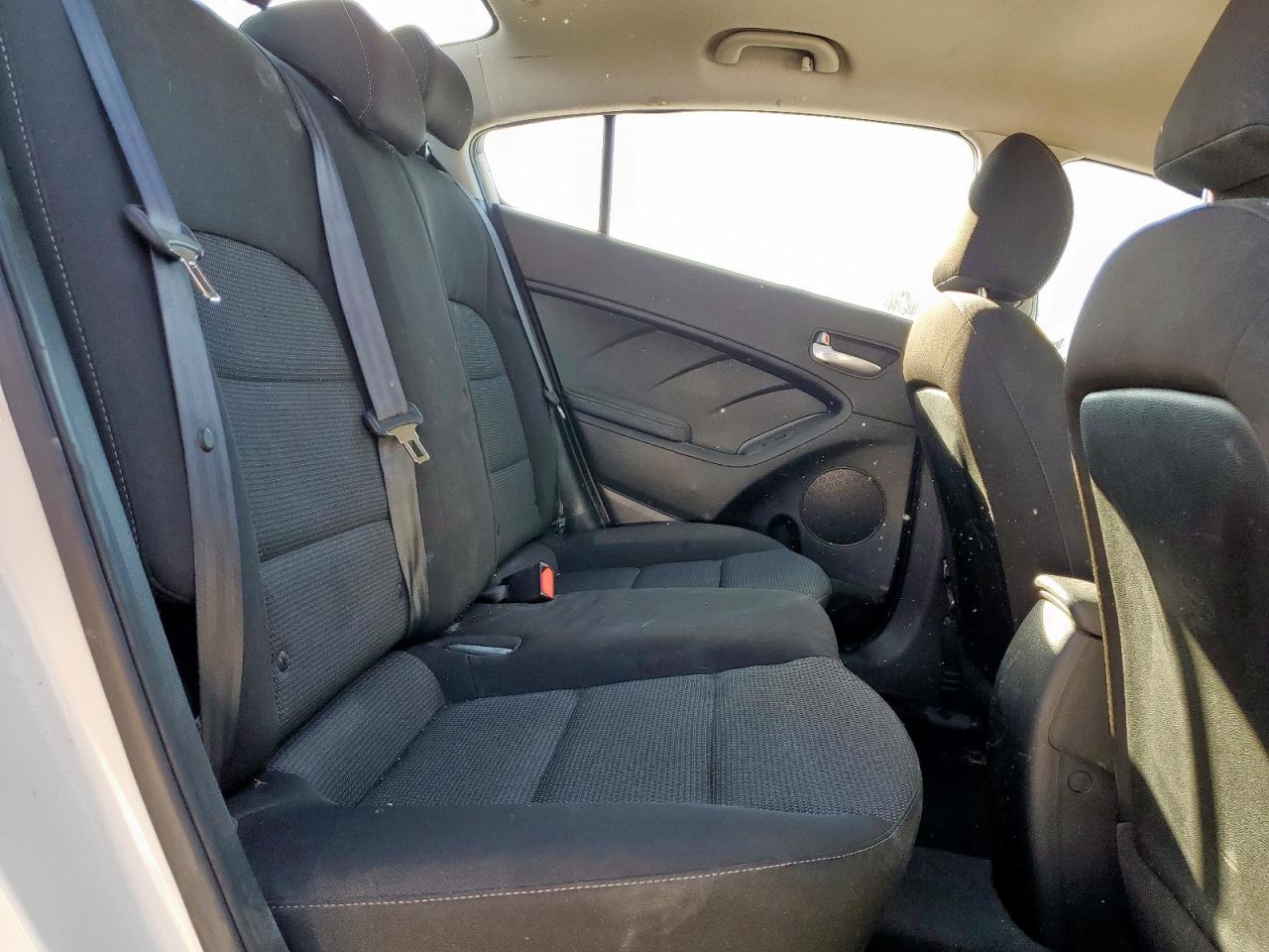 2017 Kia Forte Lx VIN: 3KPFK4A77HE102504 Lot: 90493775