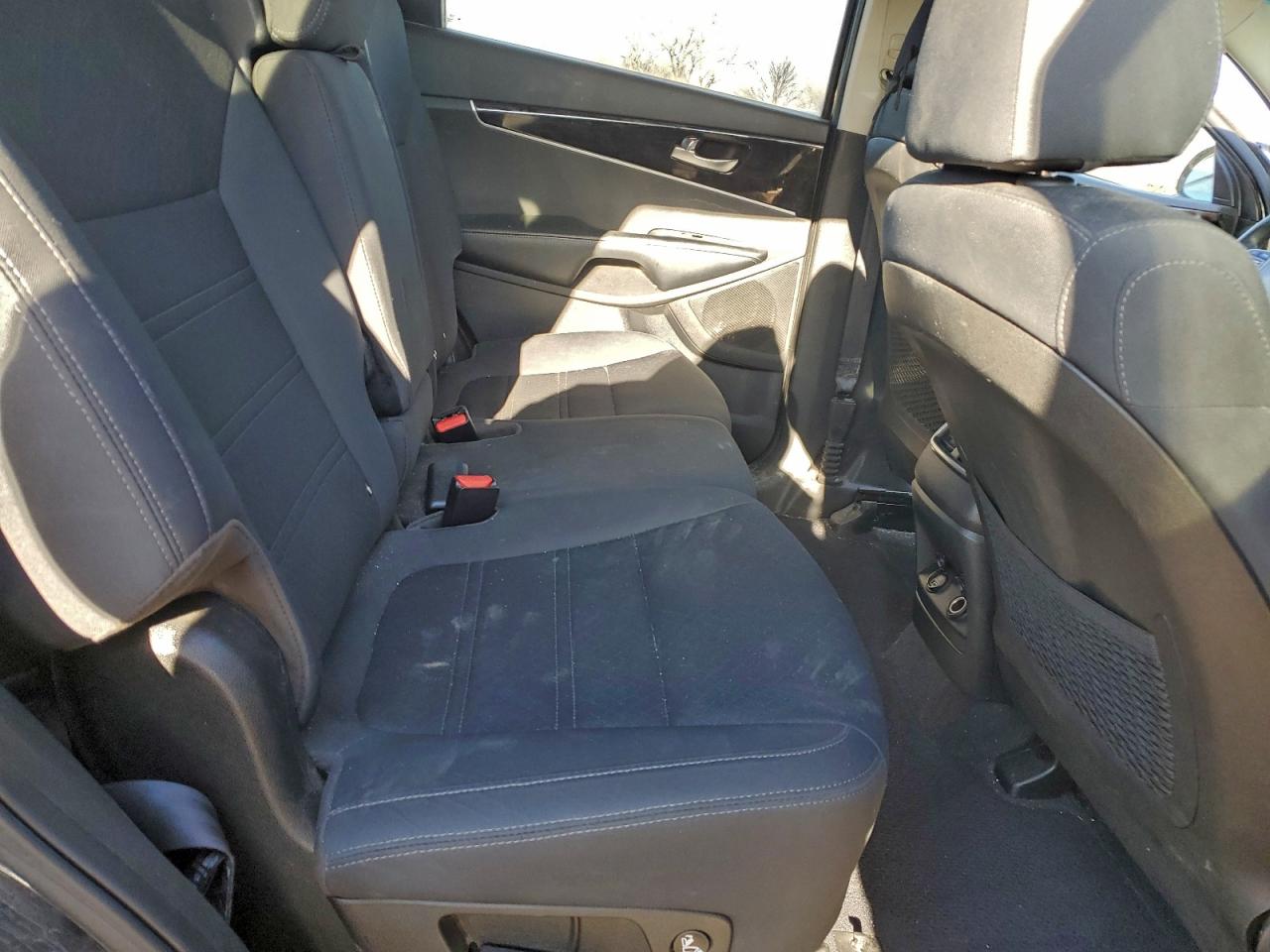 2020 Kia Sorento L VIN: 5XYPGDA30LG678319 Lot: 93913745