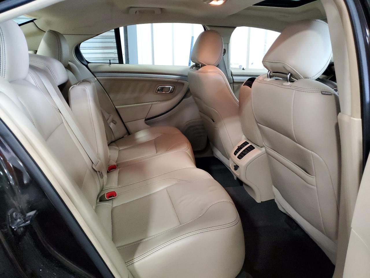 2013 Ford Taurus Sel VIN: 1FAHP2E89DG148143 Lot: 92326395