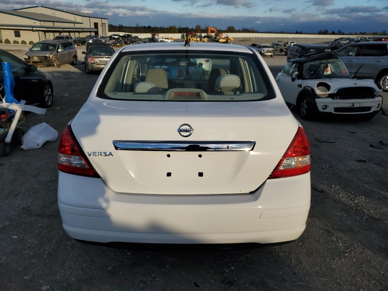 2008 Nissan Versa S VIN: 3N1BC11E38L408641 Lot: 92122165