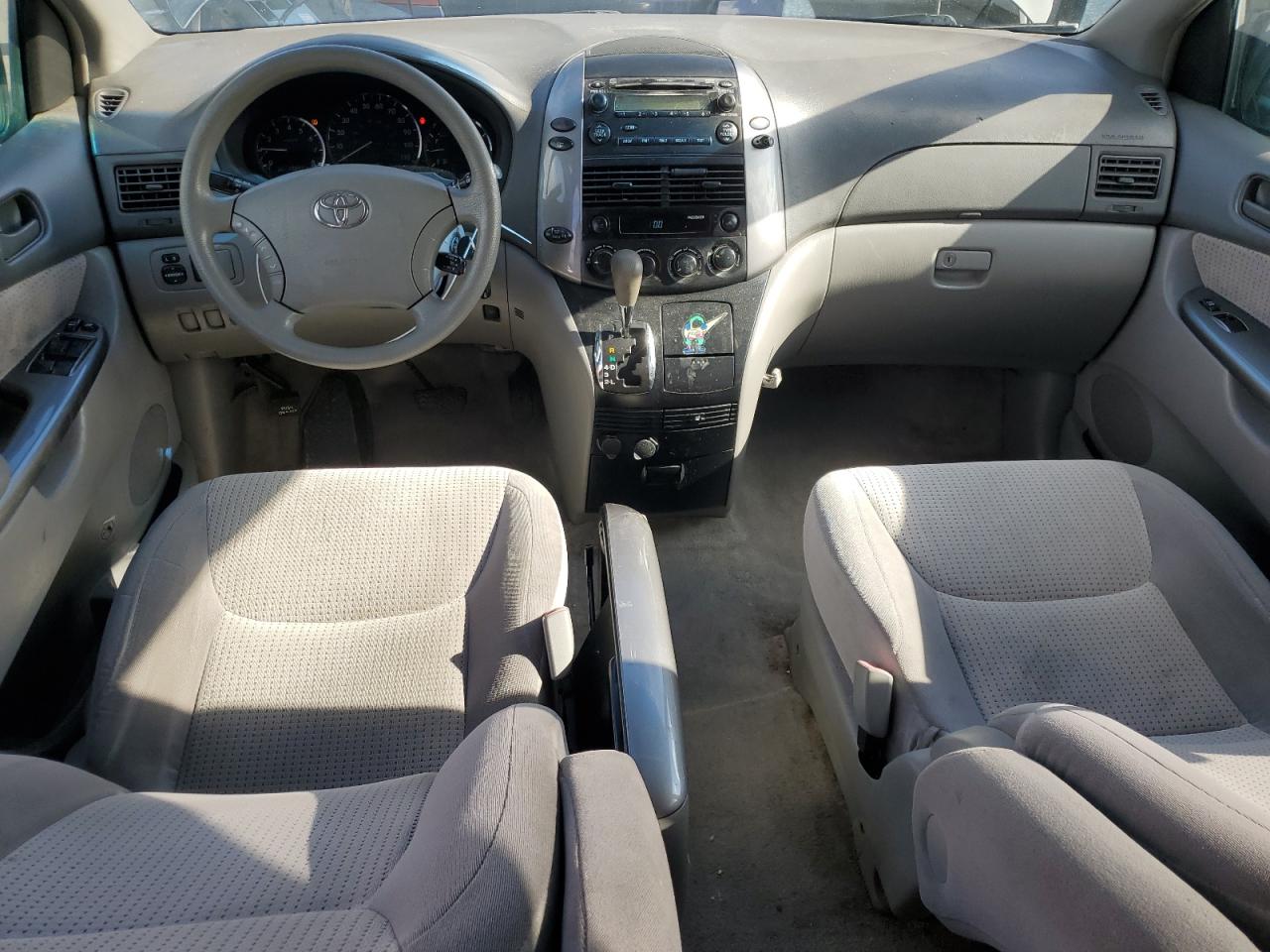 2008 Toyota Sienna Ce VIN: 5TDZK23C18S145804 Lot: 92695195