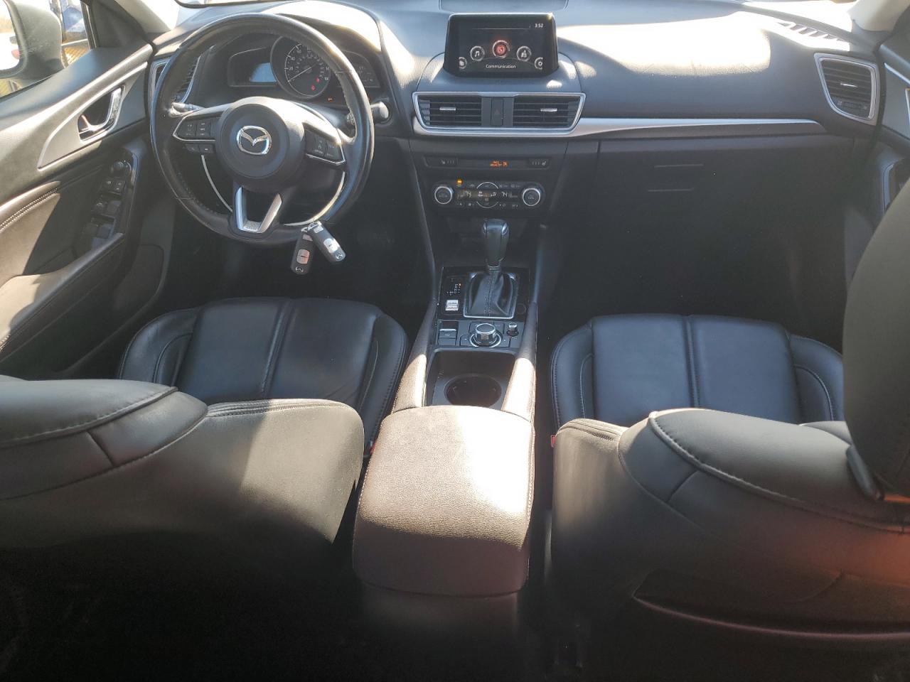 2018 Mazda 3 Touring VIN: 3MZBN1L36JM242700 Lot: 91008185