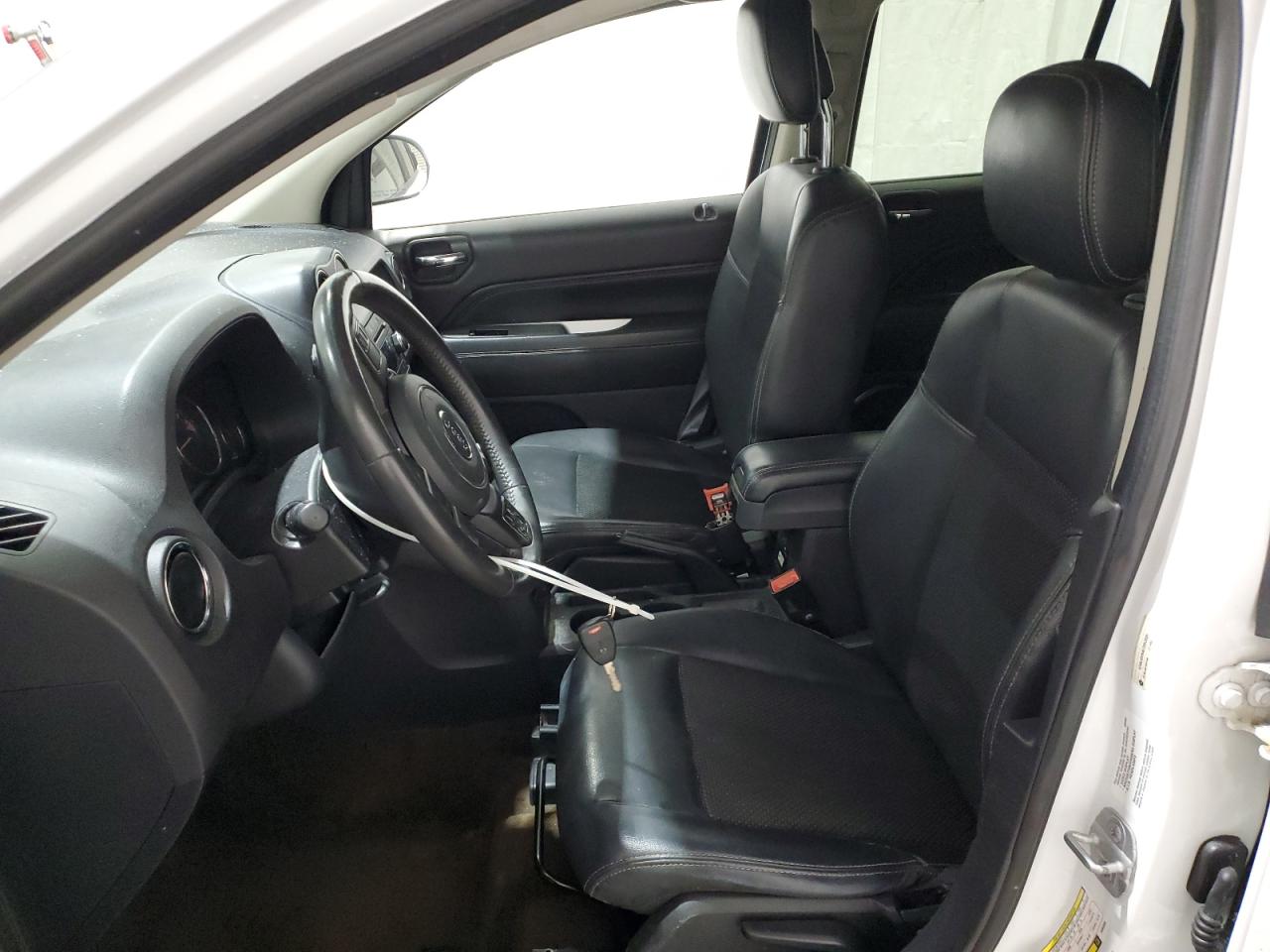 2014 Jeep Compass Latitude VIN: 1C4NJDEB4ED853005 Lot: 92861495