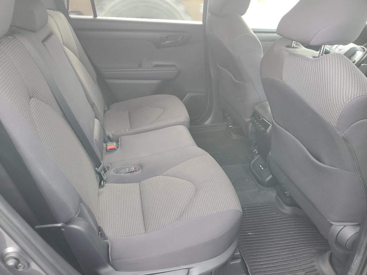 2021 Toyota Highlander L VIN: 5TDBZRBH8MS525543 Lot: 93922155