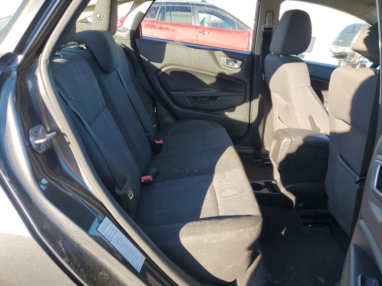 2015 Ford Fiesta Se VIN: 3FADP4BJ3FM211974 Lot: 92740865