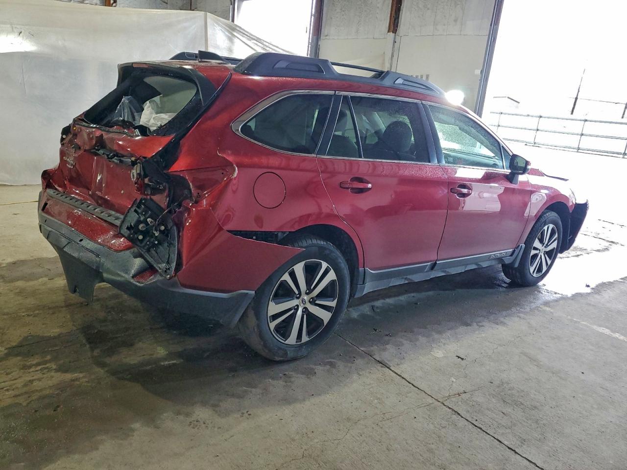 2018 Subaru Outback 2.5I Limited VIN: 4S4BSANC4J3262417 Lot: 94547315