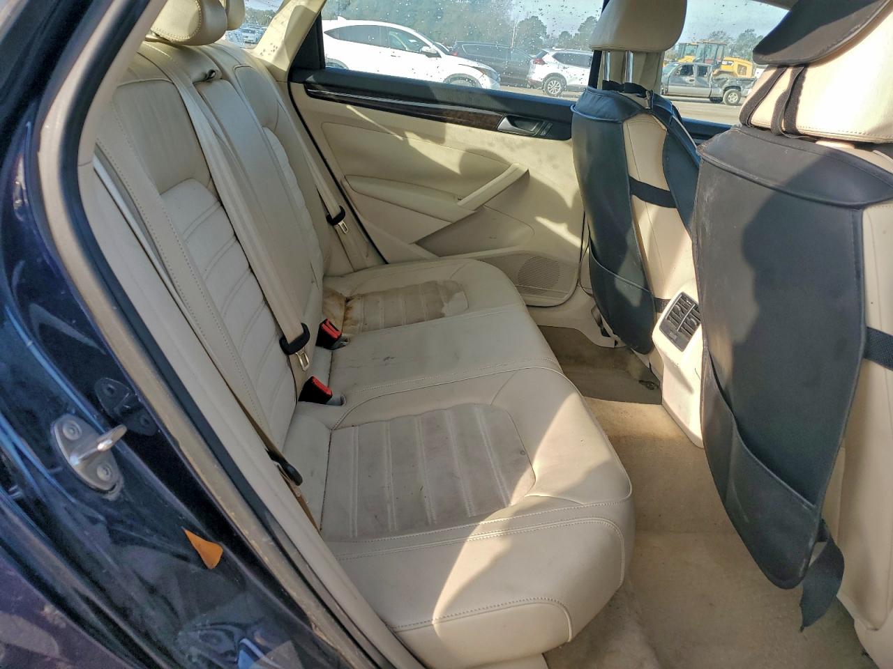 2015 Volkswagen Passat Sel VIN: 1VWCV7A33FC067888 Lot: 93848535