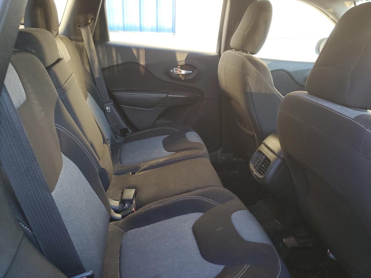 2015 Jeep Cherokee Sport VIN: 1C4PJMABXFW605815 Lot: 93530015