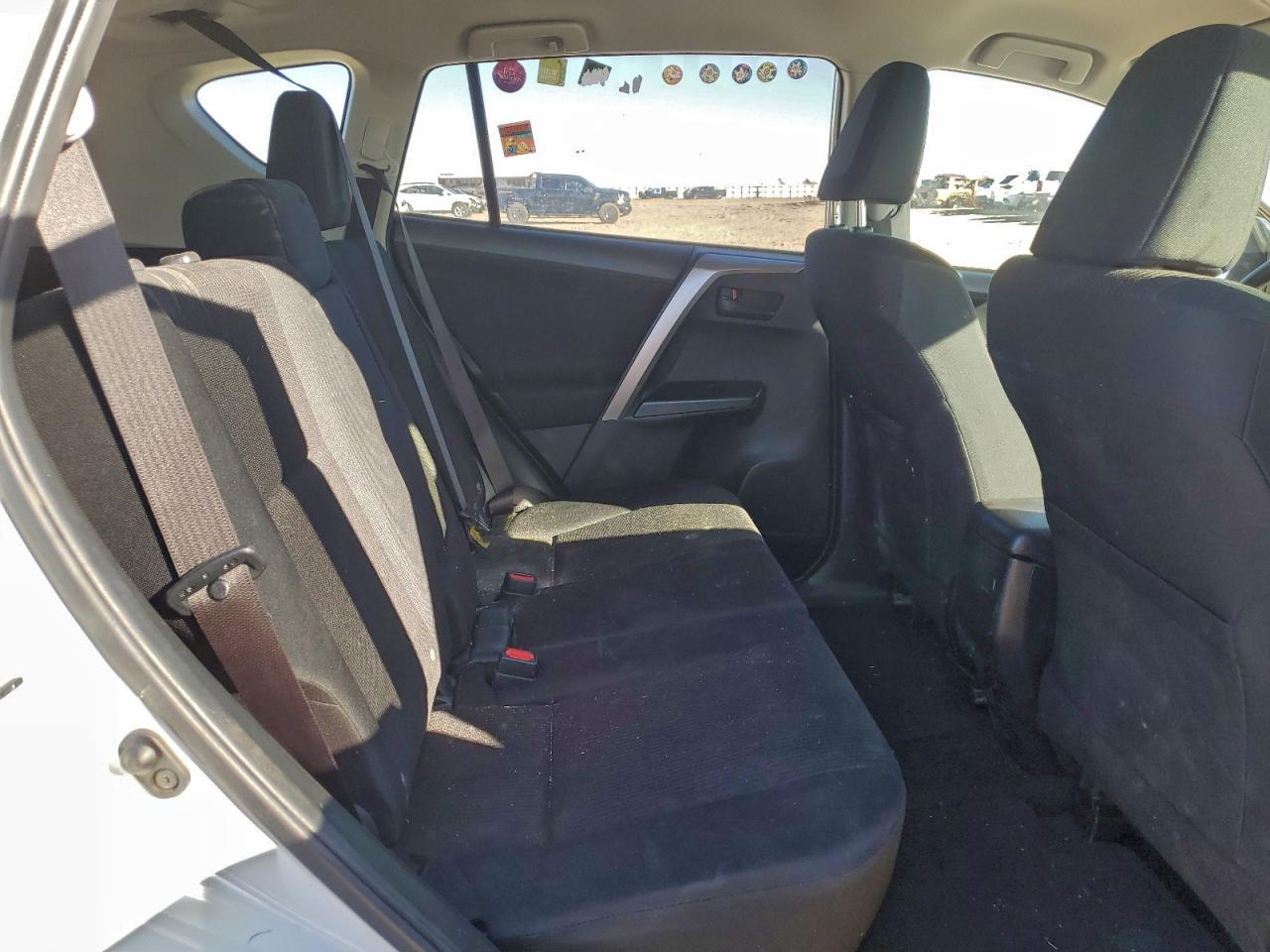 2017 Toyota Rav4 Le VIN: JTMZFREV7HJ138011 Lot: 93930465