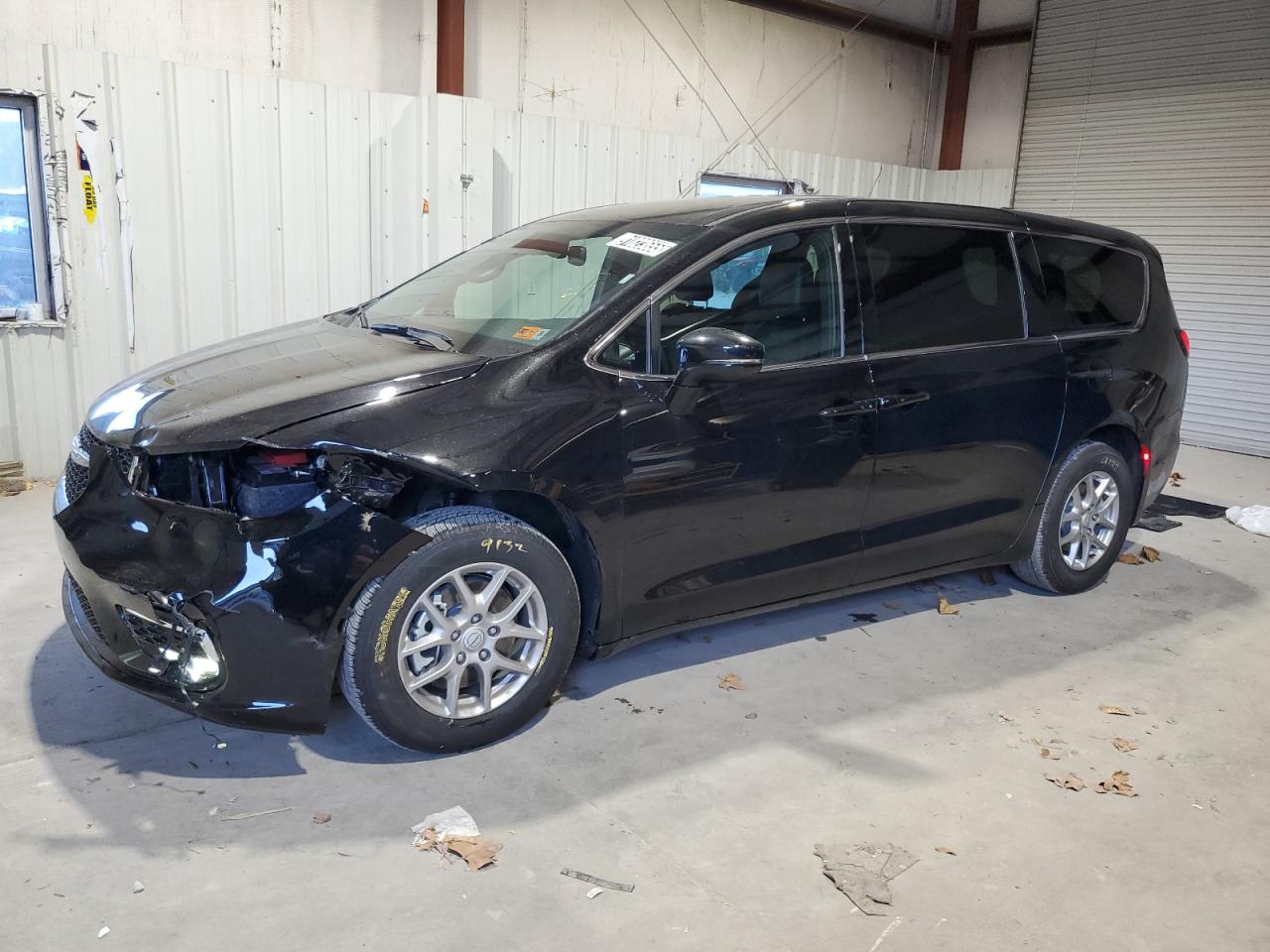 CHRYSLER PACIFICA S 2026. Lot# 91823655. VIN 2C4RC1BG9TR189000. Photo 1