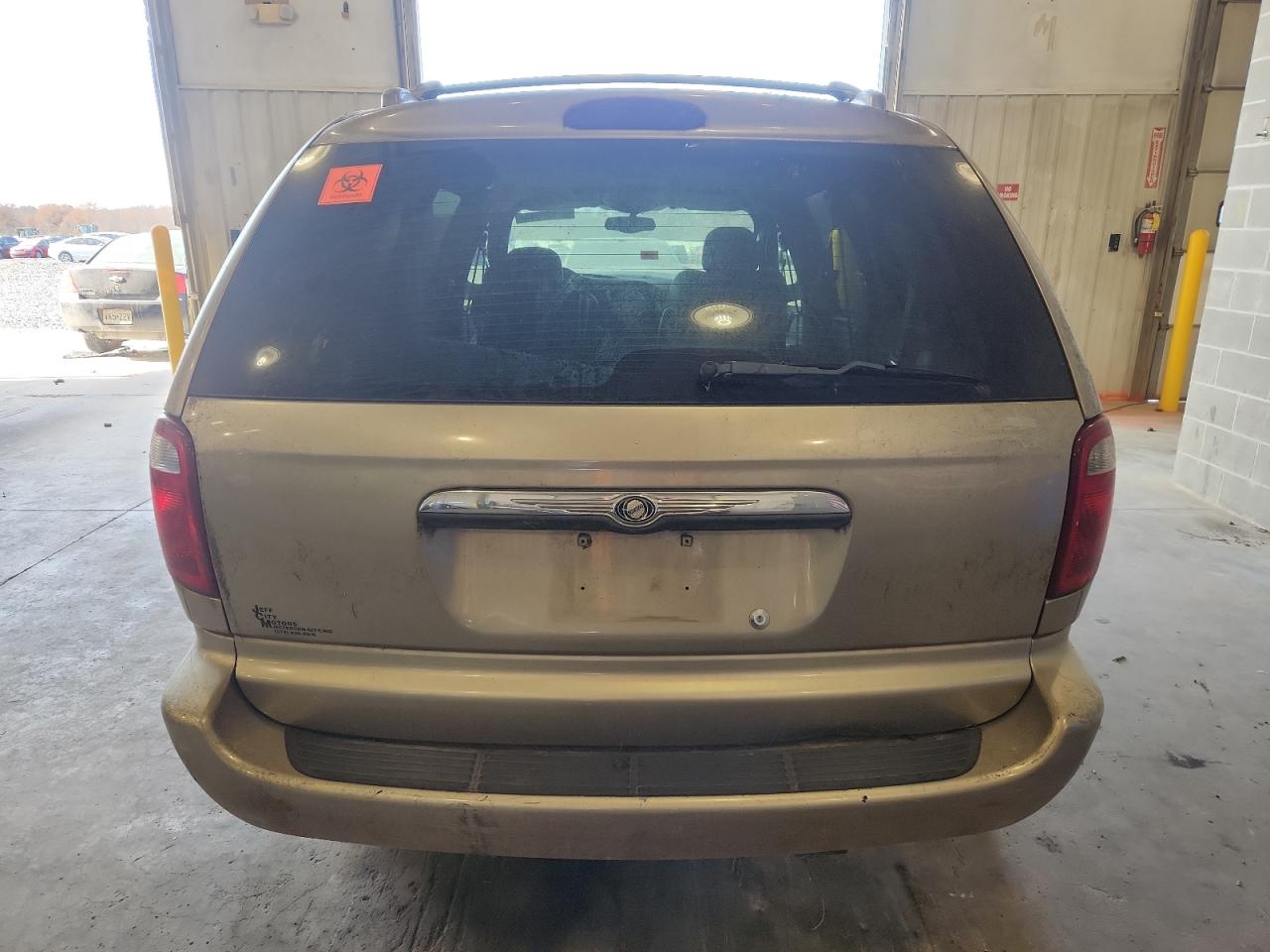 2003 Chrysler Town & Country Limited VIN: 2C8GP64L13R208401 Lot: 92469645