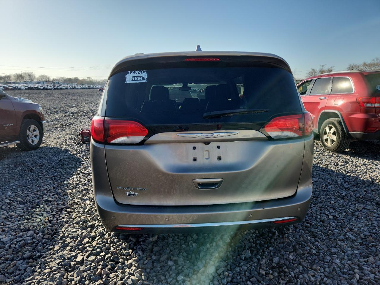 2017 Chrysler Pacifica Touring L VIN: 2C4RC1BG5HR809820 Lot: 91910685