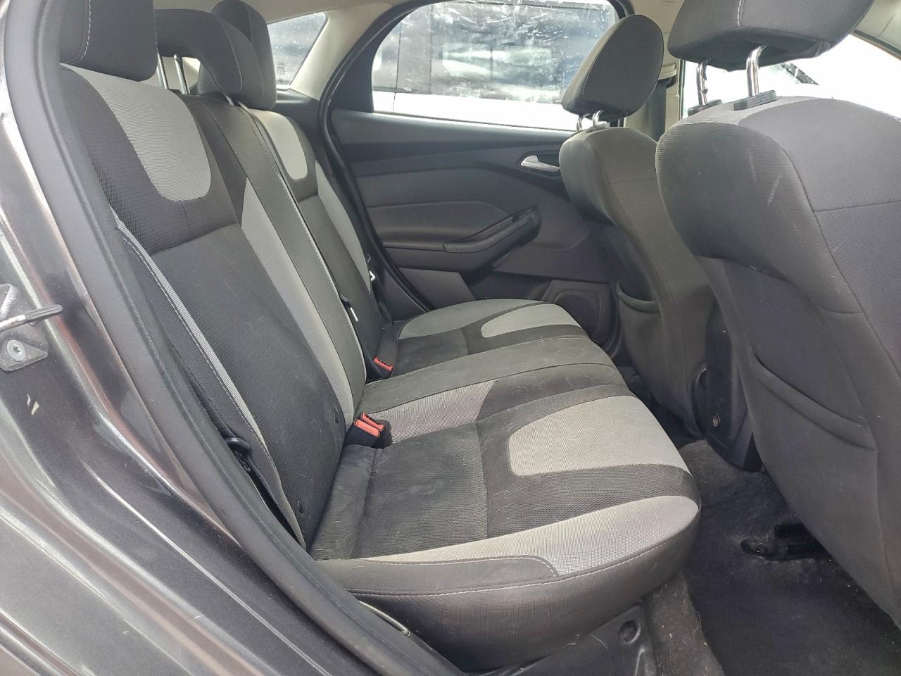 2014 Ford Focus Se VIN: 1FADP3K27EL329674 Lot: 94227565