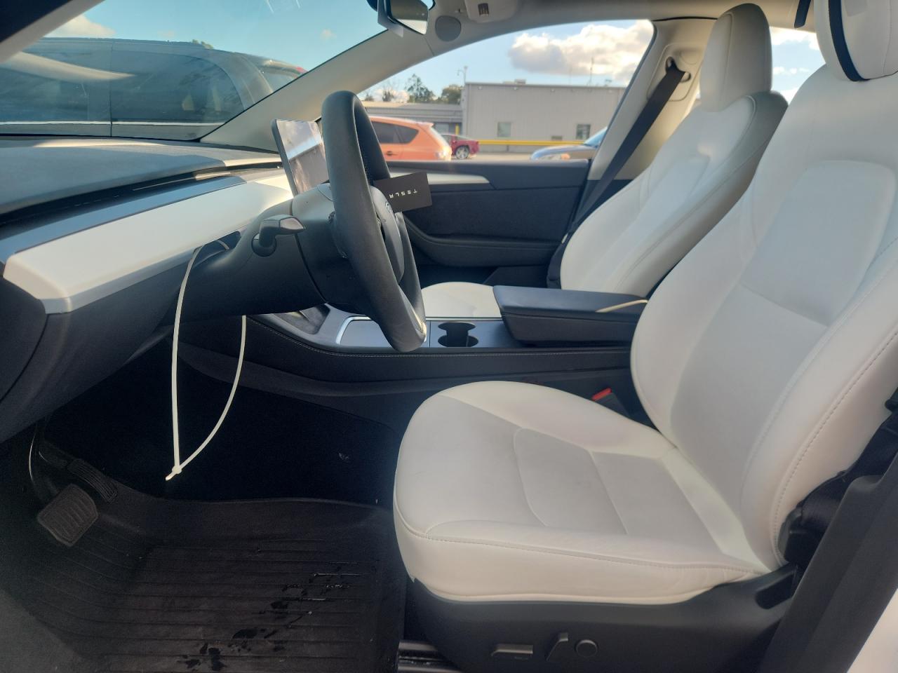 2024 Tesla Model Y VIN: 7SAYGDED6RF010602 Lot: 91479635