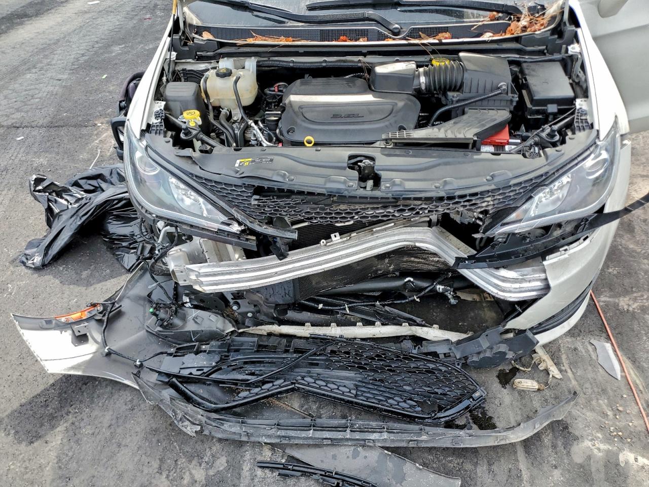 2020 Chrysler Pacifica Touring L VIN: 2C4RC1BG9LR233853 Lot: 93947145