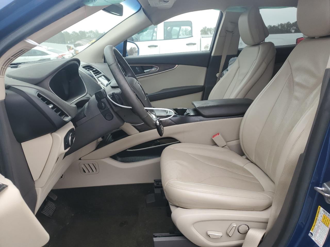 2020 Lincoln Nautilus Reserve VIN: 2LMPJ8KP3LBL00929 Lot: 92946585