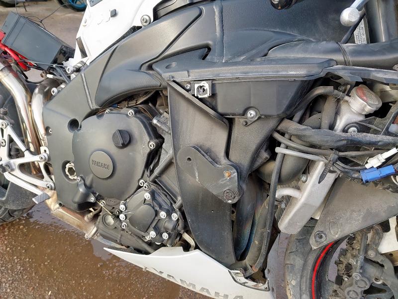 2012 YAMAHA YZF R1 10 