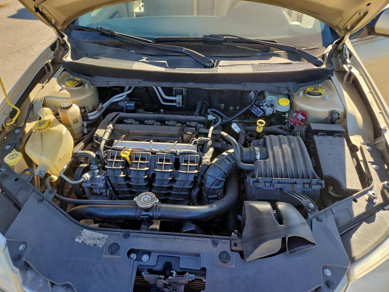 2010 Chrysler Sebring Limited VIN: 1C3CC5FB0AN120156 Lot: 94501235