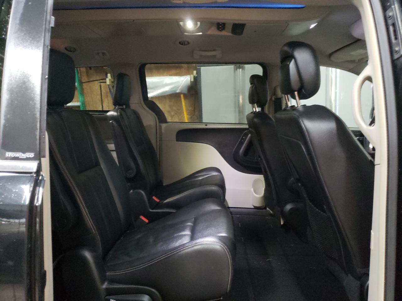 2014 Chrysler Town & Country Touring VIN: 2C4RC1BG7ER338829 Lot: 92002015