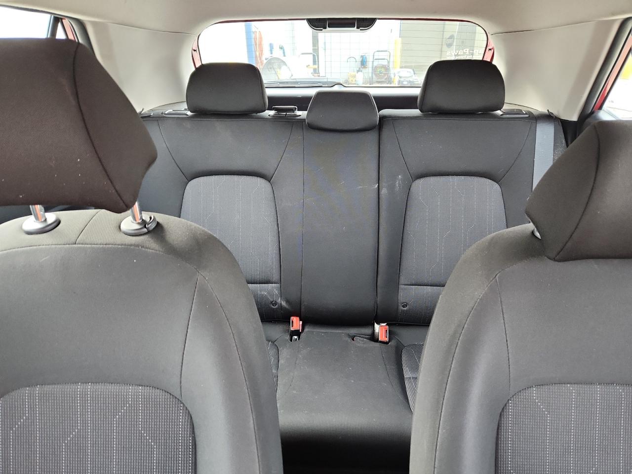 2021 Hyundai Venue Se VIN: KMHRB8A38MU067304 Lot: 92952135