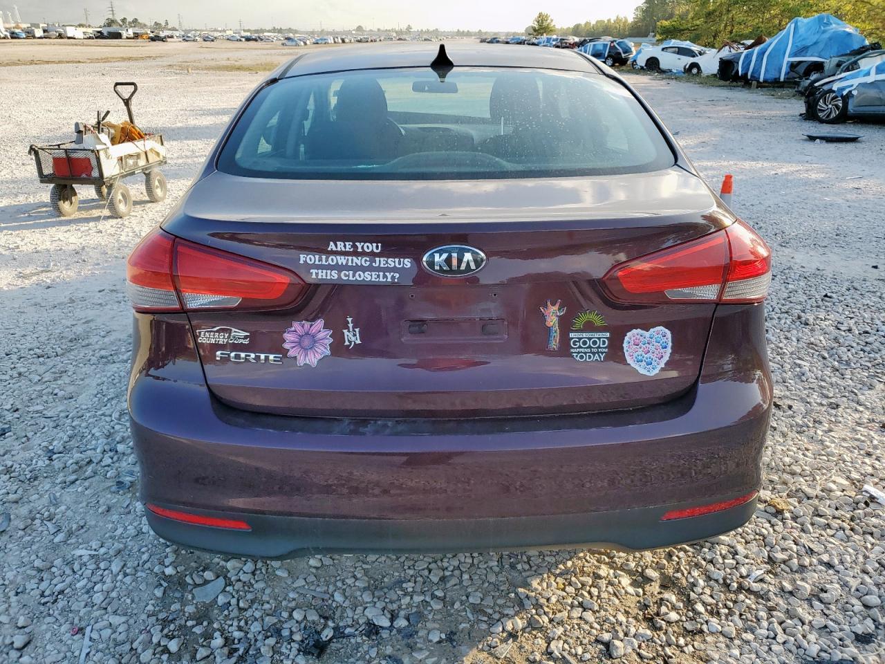 2017 Kia Forte Lx VIN: 3KPFK4A73HE010404 Lot: 91860885