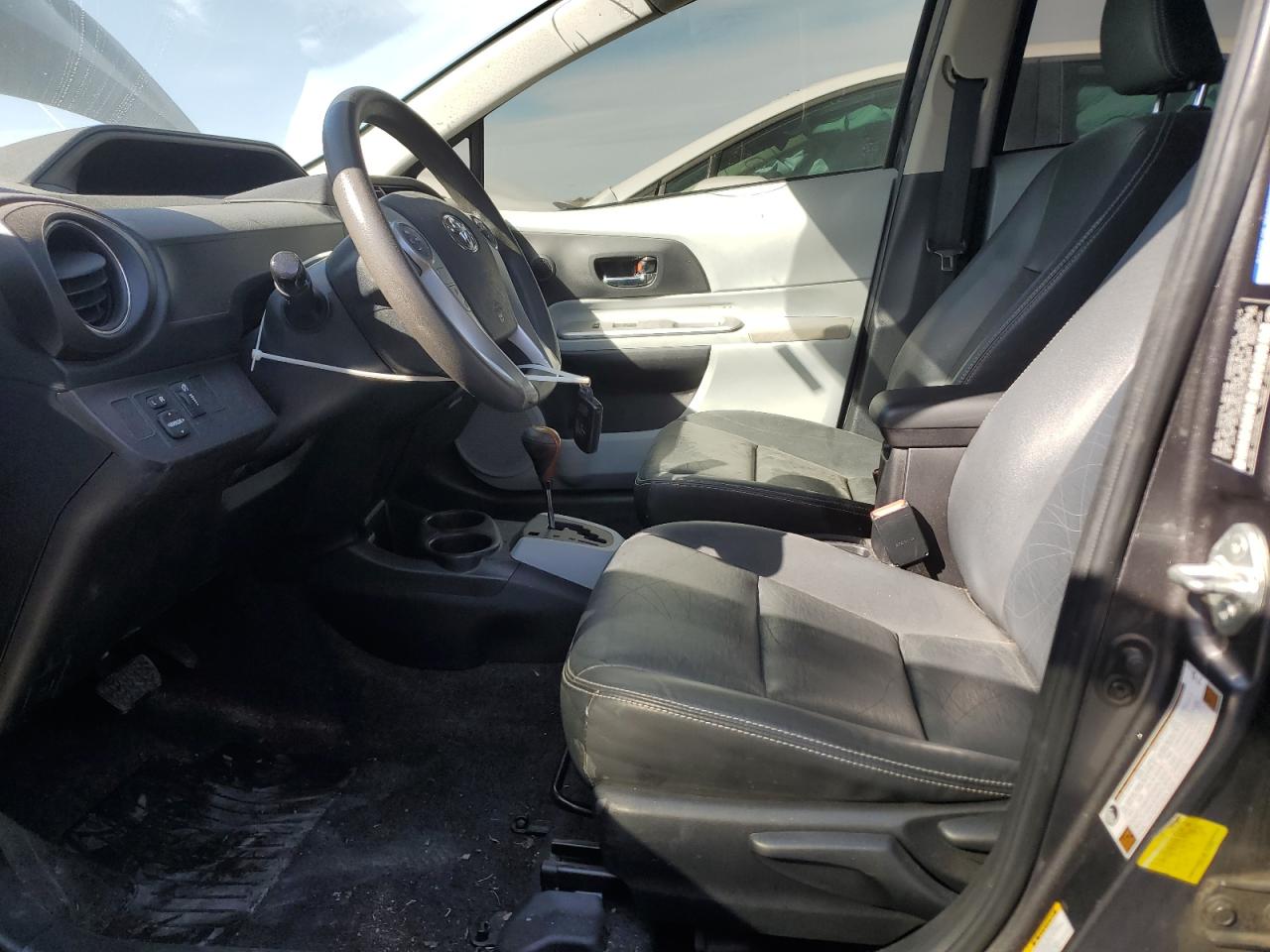 2012 Toyota Prius C VIN: JTDKDTB3XC1015075 Lot: 92593065