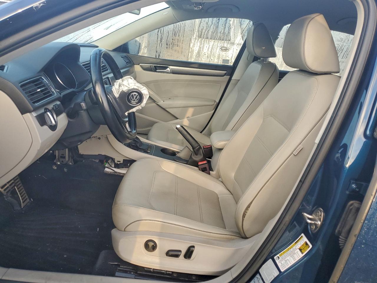 2018 Volkswagen Passat S VIN: 1VWAA7A34JC009607 Lot: 94634495