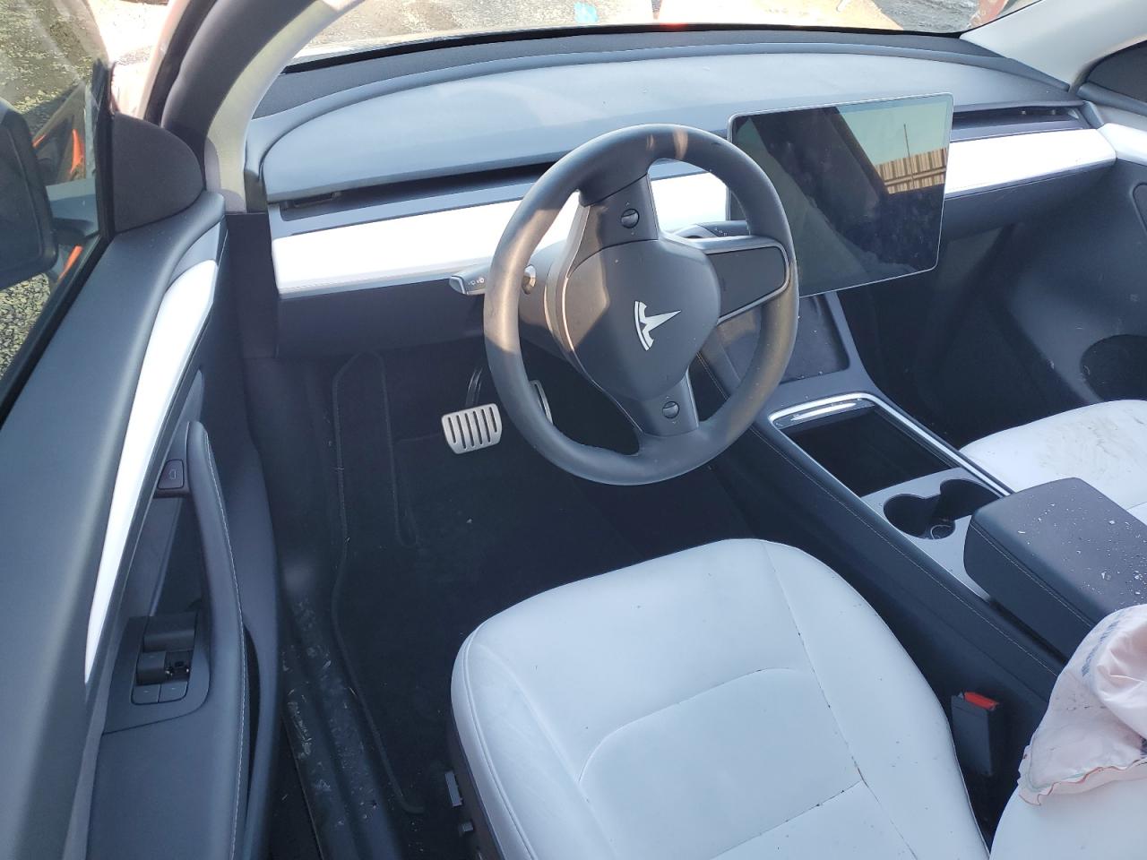 2024 Tesla Model Y VIN: 7SAYGDEF6RF079954 Lot: 93477085