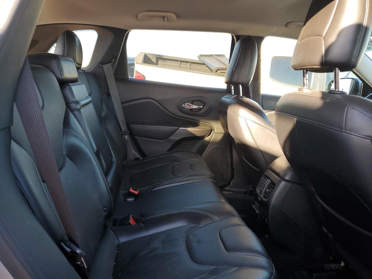 2019 Jeep Cherokee Limited VIN: 1C4PJLDB2KD448213 Lot: 91640975