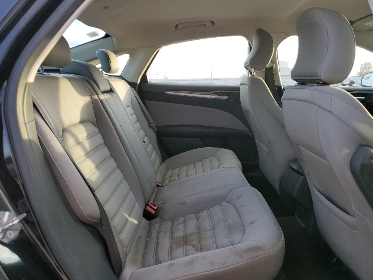 2015 Ford Fusion S Hybrid VIN: 3FA6P0UU2FR211993 Lot: 92928065