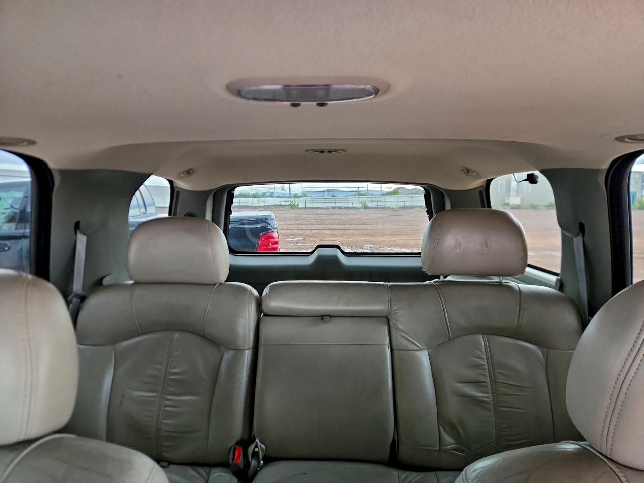 2001 Chevrolet Tahoe C1500 VIN: 1GNEC13T11R171904 Lot: 93648795