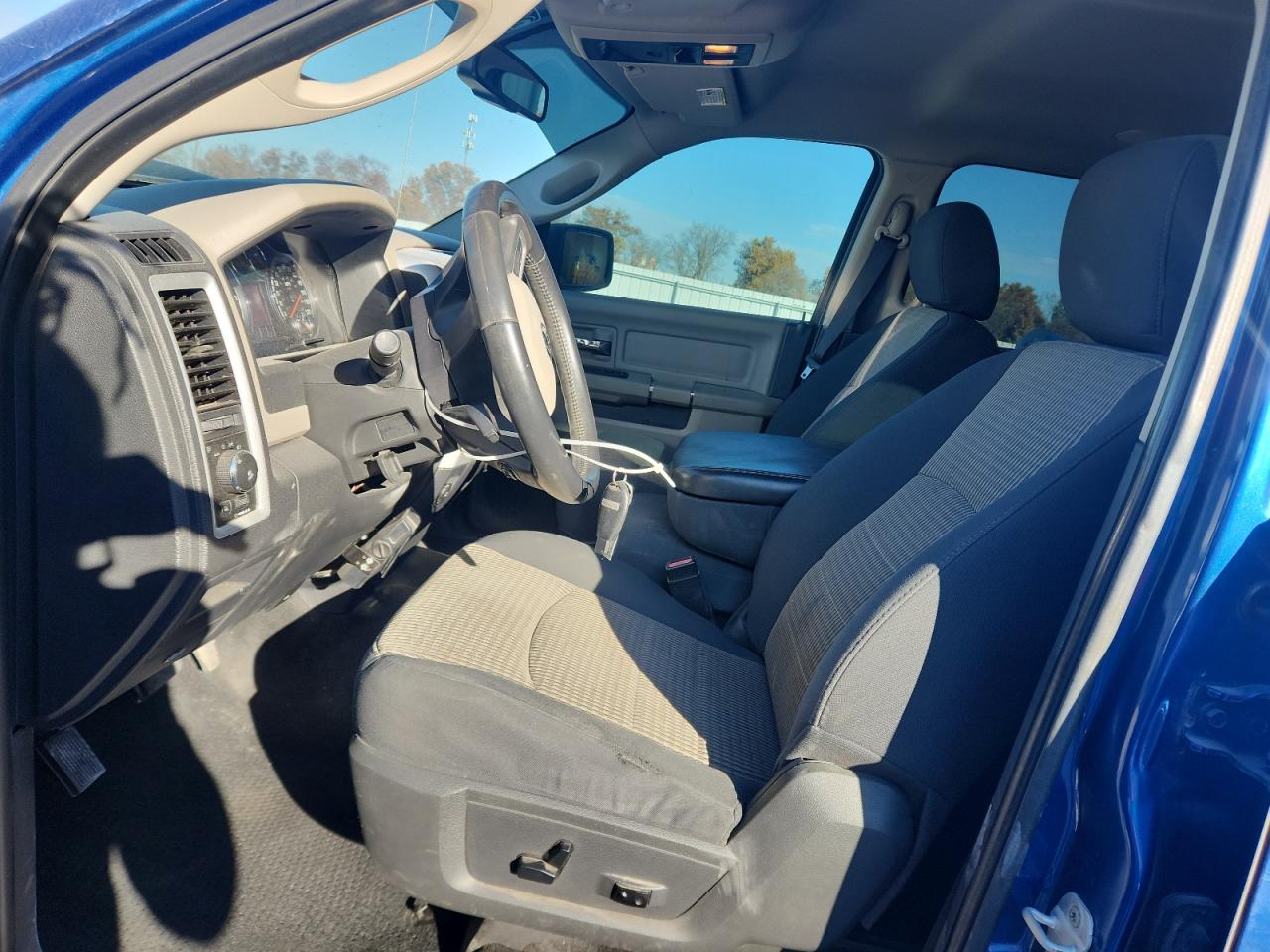 2011 Dodge Ram 1500 VIN: 1D7RV1CT1BS660484 Lot: 92168605