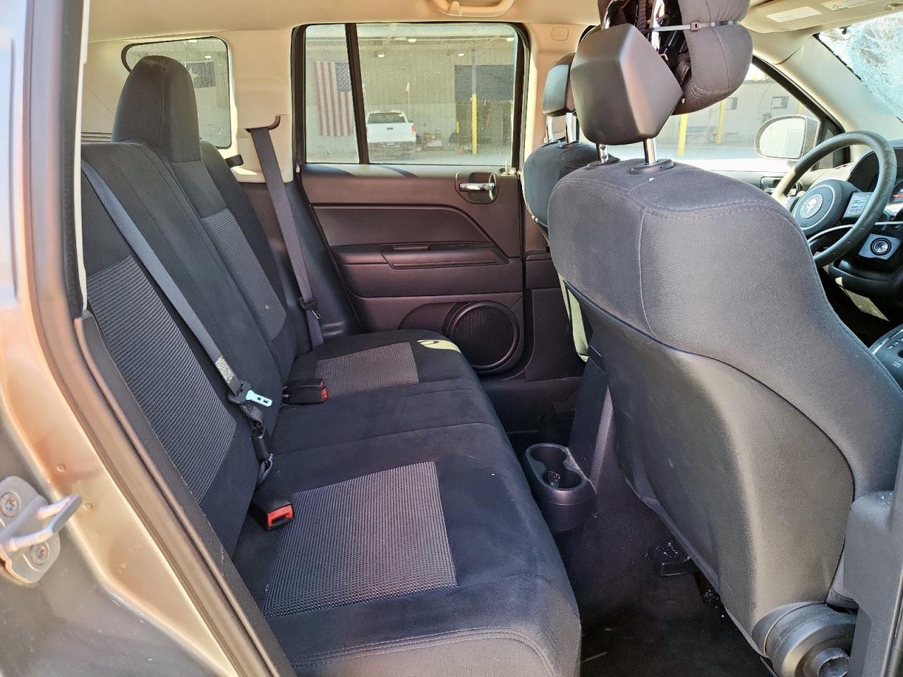 2013 Jeep Compass Sport VIN: 1C4NJCBA0DD102097 Lot: 92252565