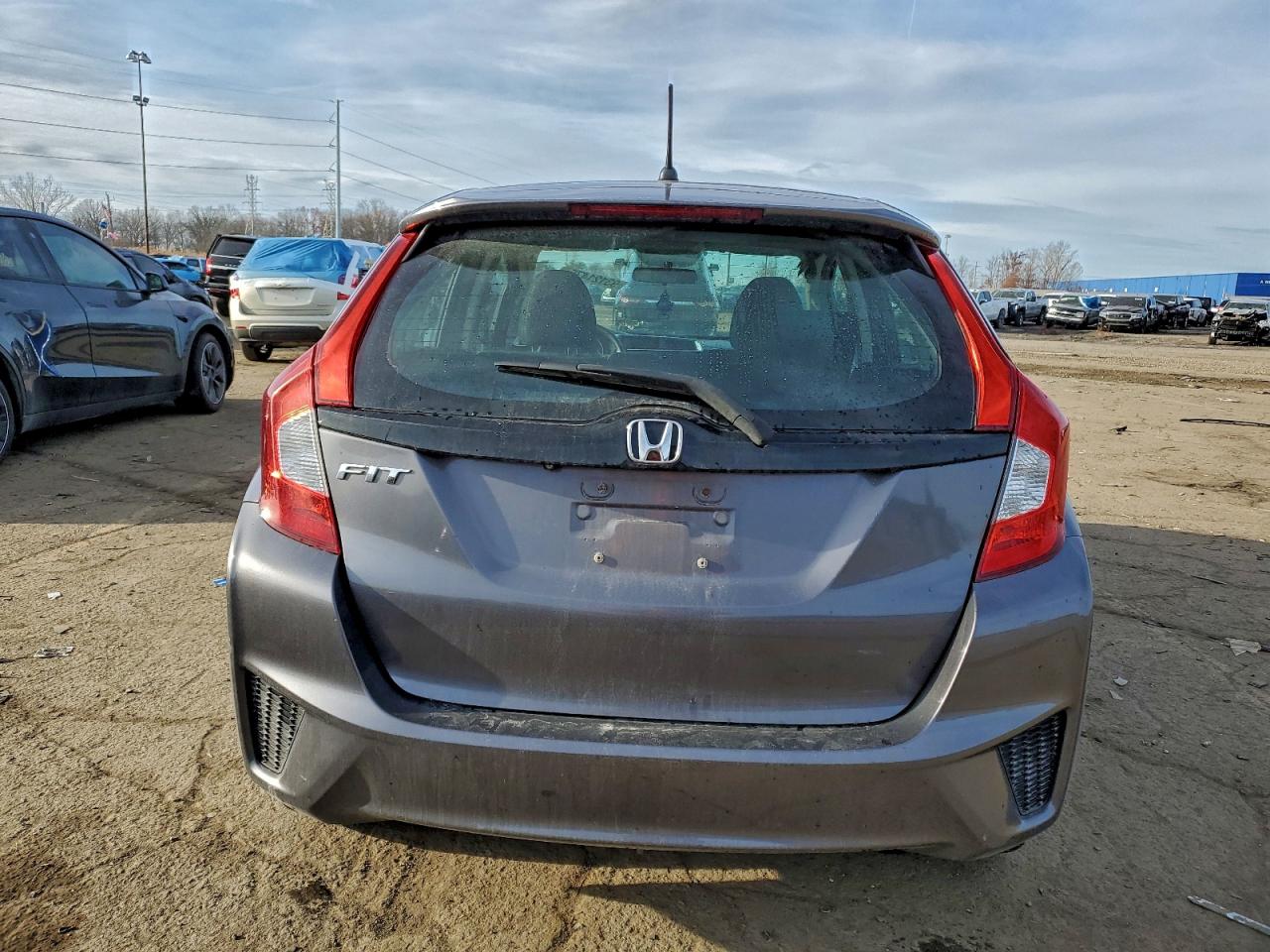 2015 Honda Fit Lx VIN: 3HGGK5H5XFM763706 Lot: 93121475