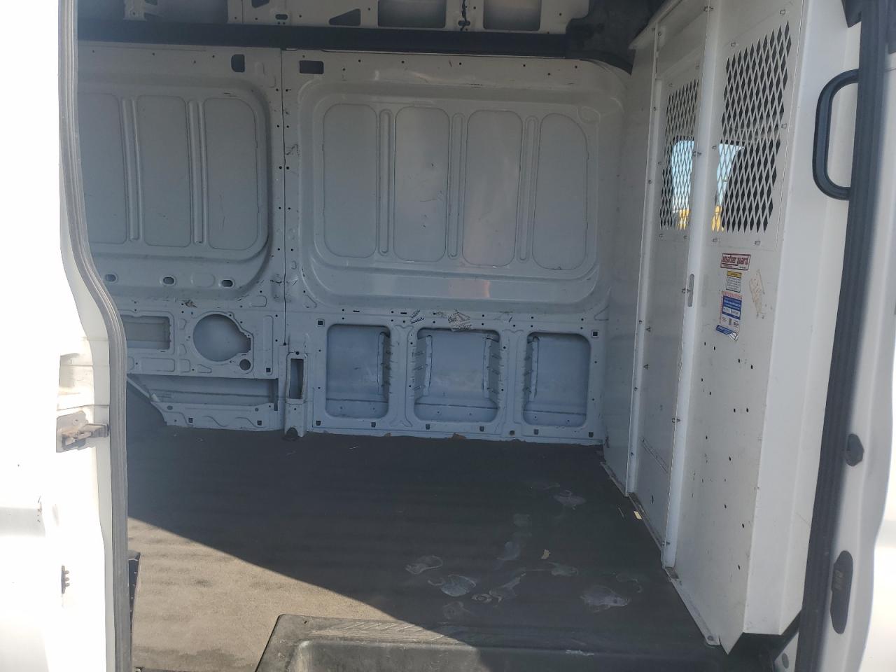 2018 Ford Transit T-350 Hd VIN: 1FTBF4XG1JKA95692 Lot: 91217665