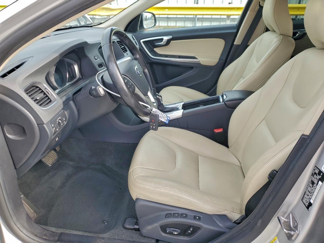 2017 Volvo V60 Cross Country Premier VIN: YV440MWKXH1035424 Lot: 94342985