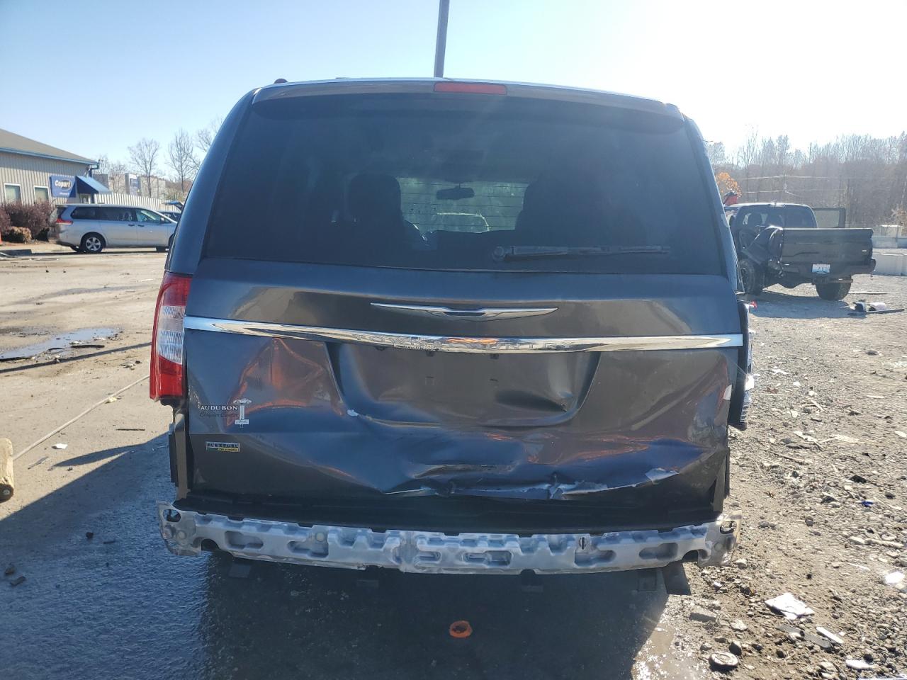 2015 Chrysler Town & Country Touring VIN: 2C4RC1BGXFR637586 Lot: 92186755