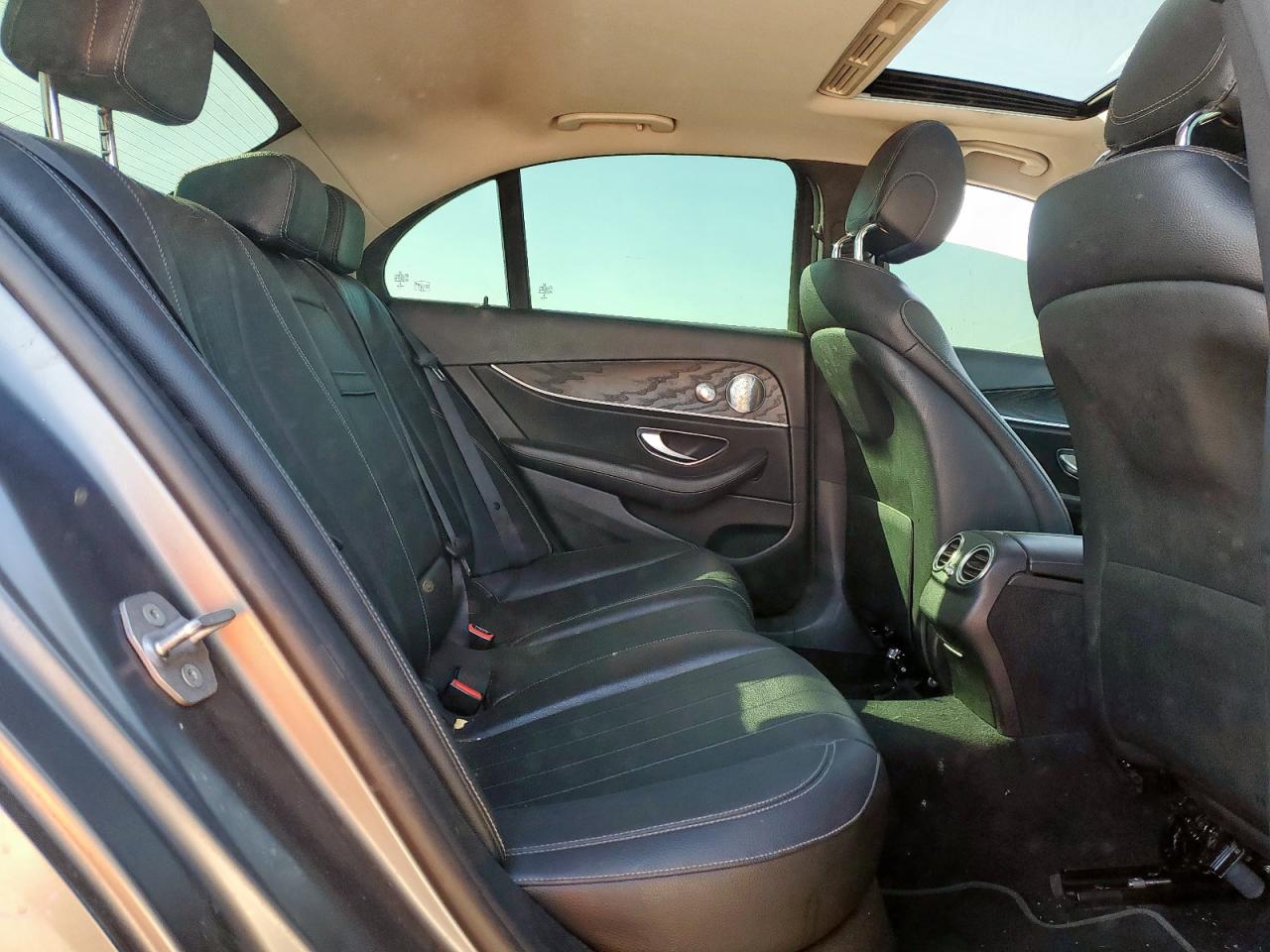 2018 Mercedes-Benz E 300 VIN: WDDZF4JB3JA392017 Lot: 91405965