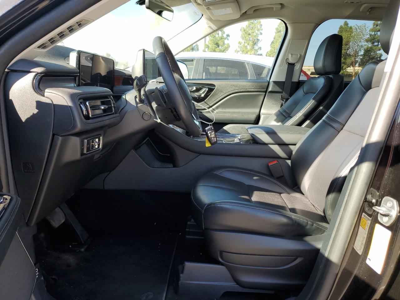 2025 Lincoln Aviator VIN: 5LM5J6WC5SGL16231 Lot: 92017055