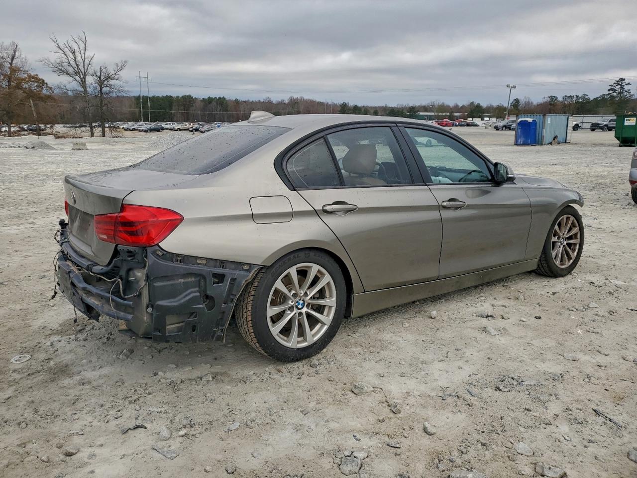 Фото: WBA8E1G5XGNT34736