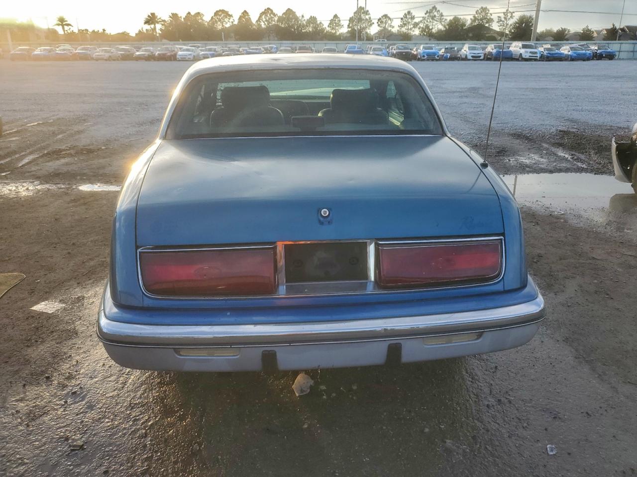 1993 Buick Riviera VIN: 1G4EZ13L8PU403228 Lot: 94233275