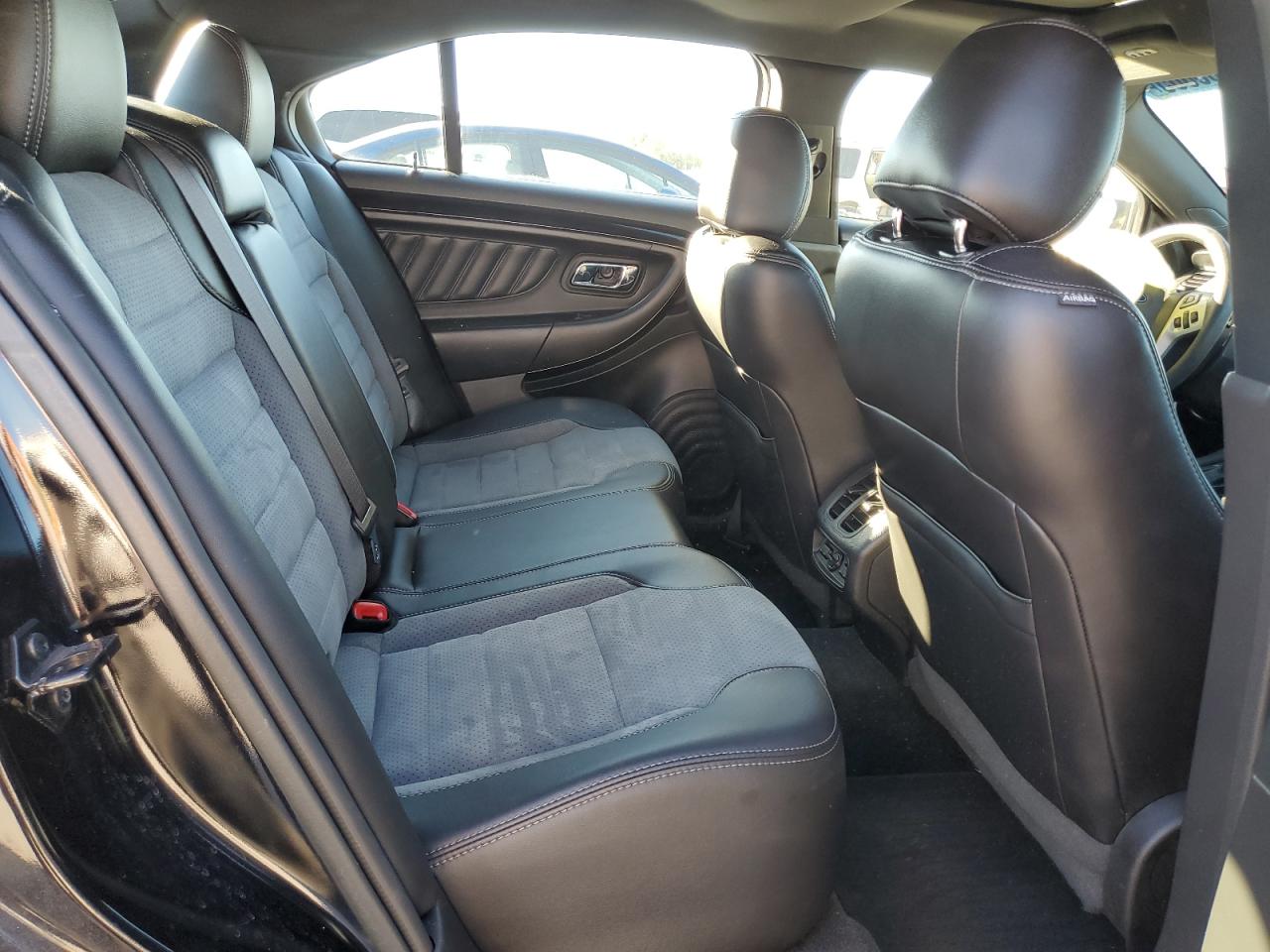 2016 Ford Taurus Sho VIN: 1FAHP2KT6GG147108 Lot: 92585805