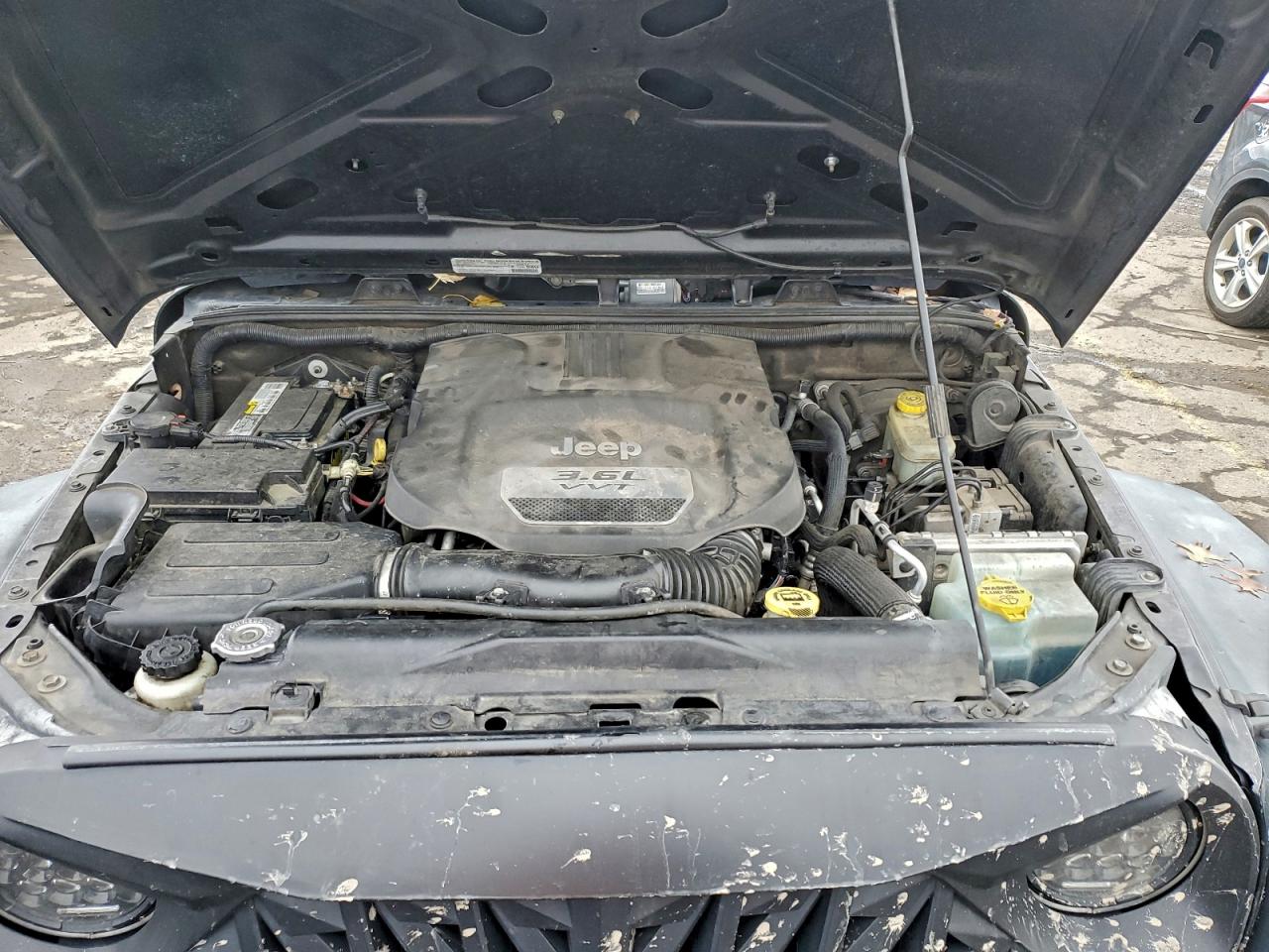 2014 Jeep Wrangler Unlimited Sport VIN: 1C4BJWDG4EL310321 Lot: 94657825