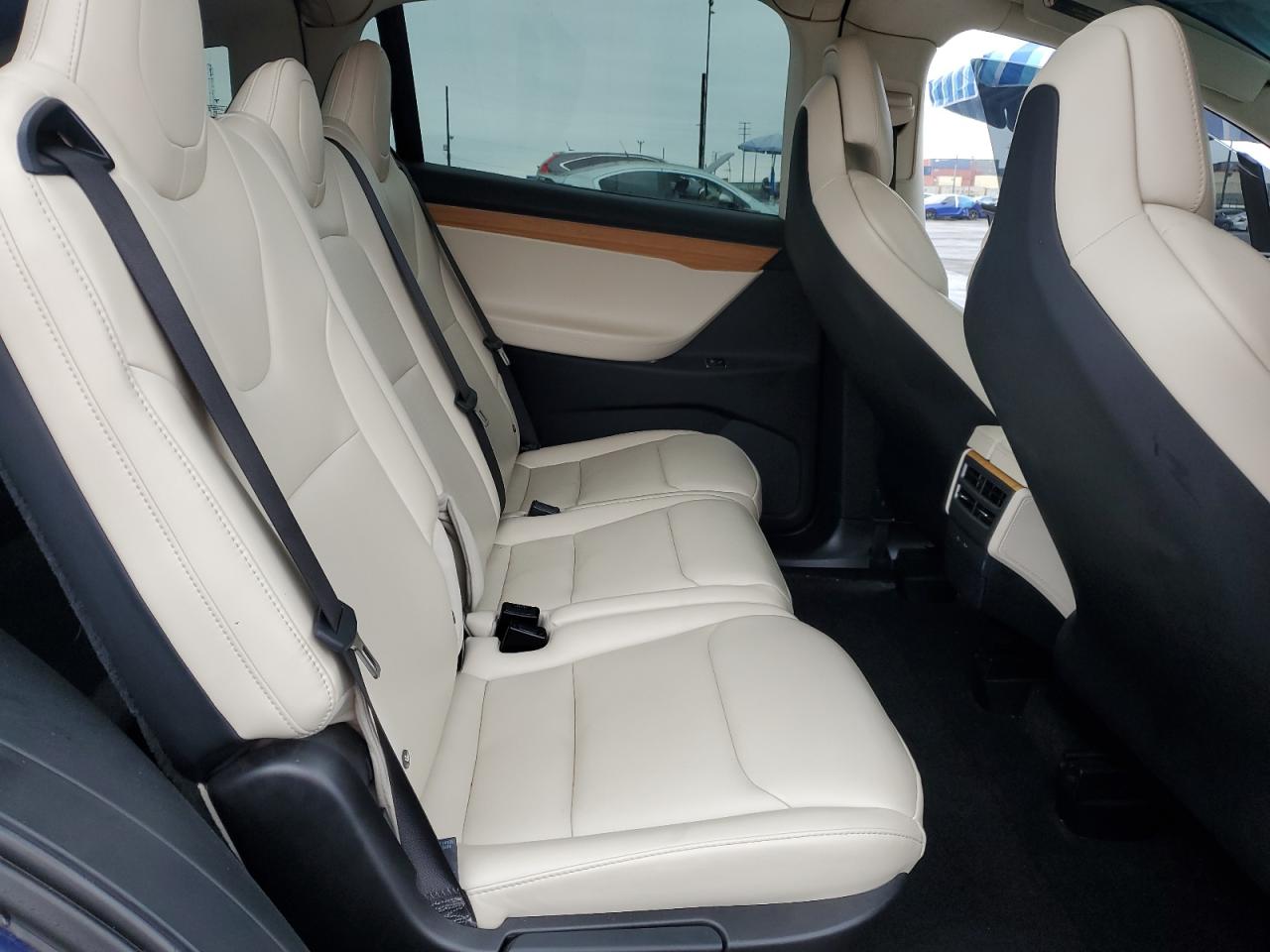 2019 Tesla Model X VIN: 5YJXCDE29KF184382 Lot: 92929015