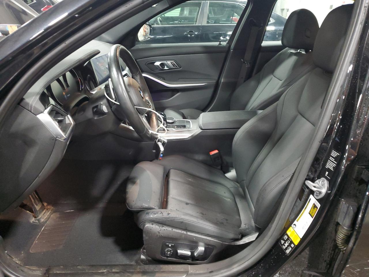 Фото: 3MW5R7J03L8B44829